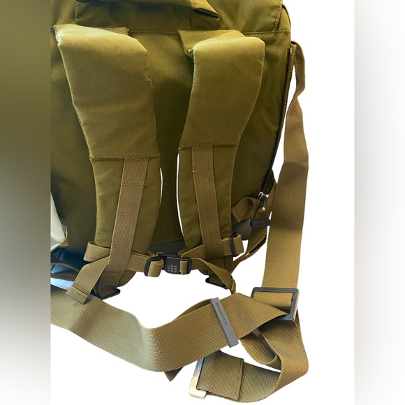 NWT Molskine MyCloud Backpack Bag 15” Laptop in Moss Green - Picture 7 of 16